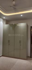 Bedroom Image of 1200 Sq.ft 3 BHK Builder Floor for sale in Shalimar Bagh New Delhi for Rs. 31000000