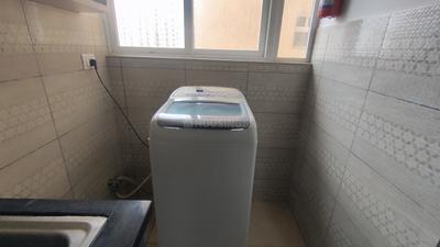 Bathroom Image of 990 Sq.ft 2 BHK Apartment / Flat for rent in Prestige Finsbury Park Hyde, Gummanahalli Bengaluru for Rs. 25000