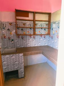 Kitchen Image of 700 Sq.ft 2 BHK Builder Floor for rent in Baseli Sahi Puri for Rs. 8000