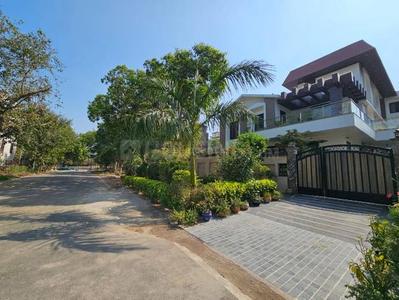 Image of 300 Sq.ft Residential Plot / Land for sale in Sector 92, Noida for Rs. 75000000