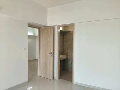 Bedroom Image of 920 Sq.ft 2 BHK Apartment / Flat for rent in Kasarvadavali Thane for Rs. 30000