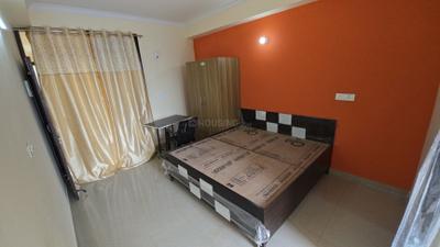 Bedroom Image of 372 Sq.ft 1 RK Apartment / Flat for rent in Sector 72 Noida for Rs. 12599