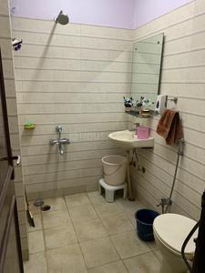 Bathroom Image of 900 Sq.ft 2 BHK Apartment / Flat for sale in Aya Nagar New Delhi for Rs. 3800000