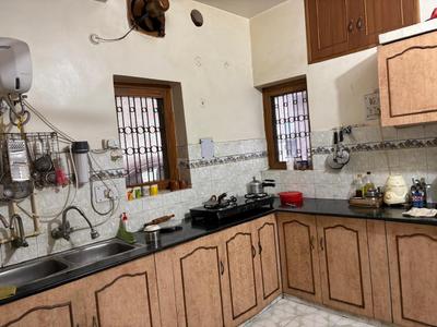 Kitchen Image of 1600 Sq.ft 2 BHK Builder Floor for rent in Indira Nagar Lucknow for Rs. 24000