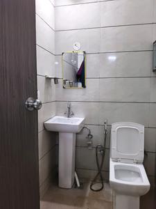 Common Bathroom Image of 1500 Sq.ft 2 BHK Builder Floor for rent in Sector 69 Gurgaon for Rs. 30000