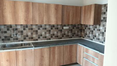 Kitchen Image of 1090 Sq.ft 2 BHK Apartment / Flat for rent in Prateek Grand City, Siddharth Vihar Ghaziabad for Rs. 30000