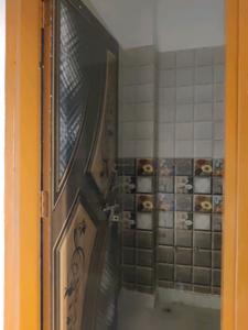 Common Bathroom Image of 900 Sq.ft 3 BHK Builder Floor for sale in DLF Ankur Vihar Ghaziabad for Rs. 3380036