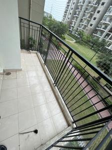 Balcony Image of 650 Sq.ft 2.5 BHK Apartment / Flat for rent in Gulshan Botnia, Sector 144 Noida for Rs. 35000