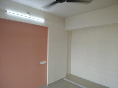 Bedroom Image of 750 Sq.ft 1 BHK Apartment / Flat for rent in Paradigm Pushpanjali Residency Phase III, Kasarvadavali Thane for Rs. 16522