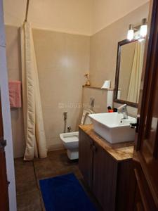 Bathroom Image of 2100 Sq.ft 3 BHK Apartment / Flat for rent in Lavelle Road Bengaluru for Rs. 150000