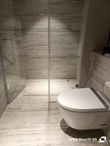 Bathroom Image of 950 Sq.ft 2 BHK Apartment / Flat for rent in Rustomjee Paramount, Santacruz West Mumbai for Rs. 235000