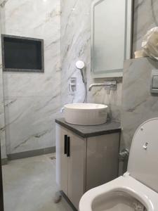 Common Bathroom Image of 1350 Sq.ft 3 BHK Builder Floor for rent in Ashok Vihar New Delhi for Rs. 76000