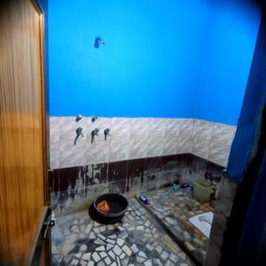 Bathroom Image of 900 Sq.ft 2 BHK Independent House for rent in Jhusi Allahabad for Rs. 13000