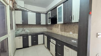 Kitchen Image of 1550 Sq.ft 3 BHK Apartment / Flat for rent in Mahagun Mascot, Crossings Republik Ghaziabad for Rs. 25000