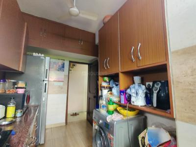 Kitchen Image of 1250 Sq.ft 3 BHK Apartment / Flat for rent in Purvasha Apartments, Mayur Vihar Phase 1 New Delhi for Rs. 60000