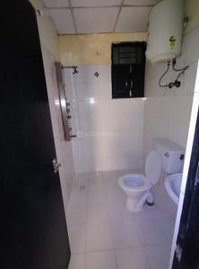 Bathroom Image of 1060 Sq.ft 2 BHK Apartment / Flat for rent in Gaurs Gaur Ganga, Vaishali Ghaziabad for Rs. 26000