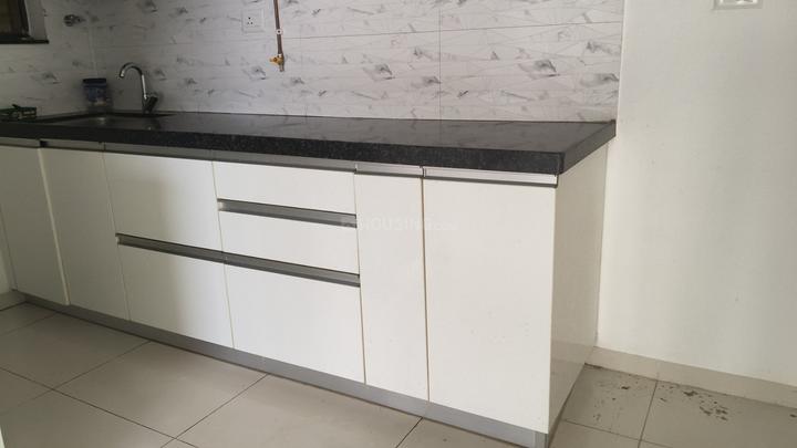 Amanora Gold Towers Main Image 1