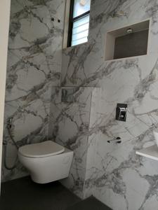 Common Bathroom Image of 900 Sq.ft 2 BHK Apartment / Flat for rent in Neelkanth Avenue, Kharghar Navi Mumbai for Rs. 50000