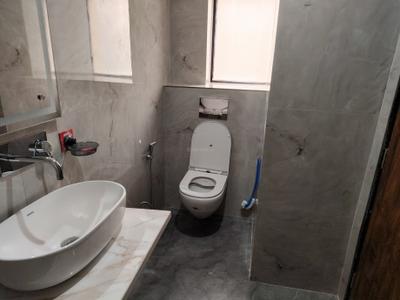 Bathroom Image of 1500 Sq.ft 1 RK Builder Floor for rent in Sector 40 Gurgaon for Rs. 25000