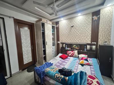 Bedroom Image of 1350 Sq.ft 4 BHK Builder Floor for sale in Mahavir Enclave New Delhi for Rs. 9499999