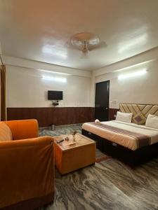 Bedroom Image of 2700 Sq.ft 2 BHK Independent House for rent in Ansal Golf Link I, Ansal Golf Links 1 Greater Noida for Rs. 35000