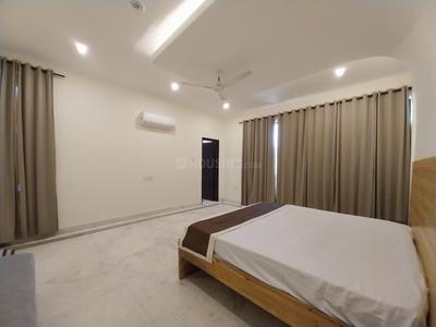 Bedroom Image of 4500 Sq.ft 4 BHK Builder Floor for rent in Sector 108 Noida for Rs. 130000