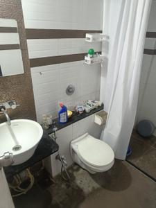 Bathroom Image of 700 Sq.ft 1 BHK Apartment / Flat for rent in Tyagi Windwards, Wakad Pune for Rs. 28000
