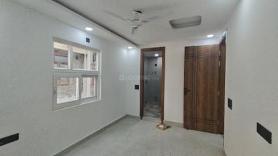 Bedroom Image of 900 Sq.ft 3 BHK Builder Floor for sale in Govindpuri New Delhi for Rs. 7000000