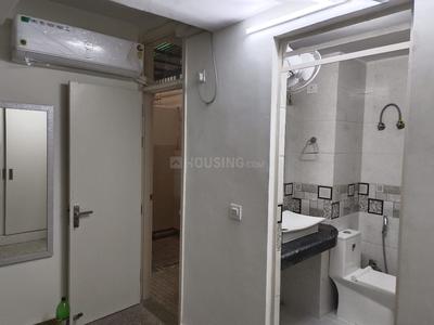 Bathroom Image of 1000 Sq.ft 1 BHK Independent House for rent in Sector 46 Noida for Rs. 28000