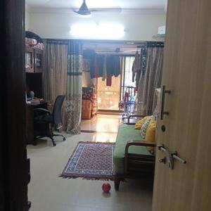 Living Room Image of 650 Sq.ft 2 BHK Apartment / Flat for rent in Raunak Unnathi Woods, Kasarvadavali Thane for Rs. 21000