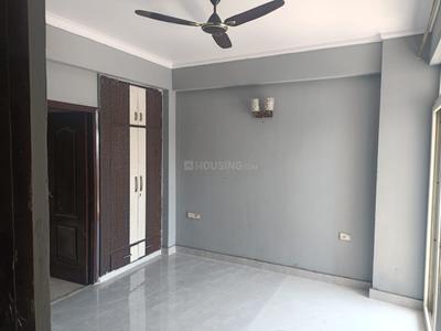 Bedroom Image of 950 Sq.ft 2.5 BHK Apartment / Flat for rent in Amrapali Castle, Chi V Greater Noida for Rs. 18000