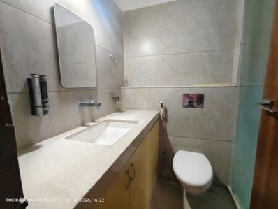 Bathroom Image of 2650 Sq.ft 4 BHK Independent House for rent in Darshanam Club Life, Undera Vadodara for Rs. 45000
