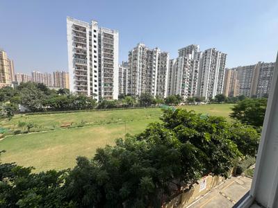 Balcony Image of 1825 Sq.ft 3.5 BHK Apartment / Flat for sale in Maxblis Grand Kingston, Sector 75 Noida for Rs. 28000000