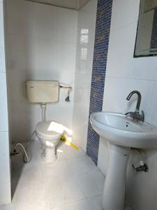 Bathroom Image of 1100 Sq.ft 2 BHK Apartment / Flat for sale in The Mall Avenue Lucknow for Rs. 6500000