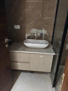Image of 2600 Sq.ft 4 BHK Builder Floor for rent in Mansarover Garden, New Delhi for Rs. 140000