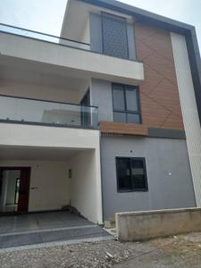 Image of 4560 Sq.ft 4 BHK Villa for sale in Mokila, Hyderabad for Rs. 42000000
