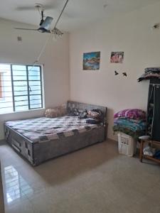 Bedroom Image of 990 Sq.ft 2 BHK Apartment / Flat for rent in Chanakyapuri Ahmedabad for Rs. 15000