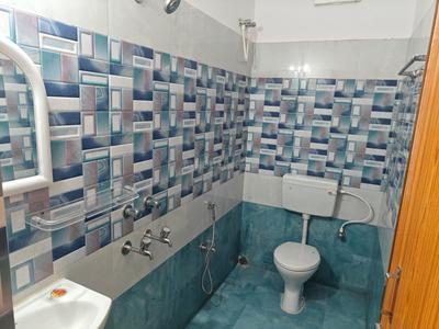 Bathroom Image of 825 Sq.ft 1 BHK Independent House for rent in Badambadi Colony Cuttack for Rs. 15000