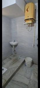Bathroom Image of 1500 Sq.ft 2 BHK Independent House for rent in Kalakusuma Dhanbad for Rs. 22000