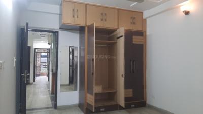 Bedroom Image of 1350 Sq.ft 3 BHK Builder Floor for rent in Janakpuri New Delhi for Rs. 48000