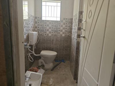 Bathroom Image of 600 Sq.ft 1 BHK Apartment / Flat for rent in HAL Bengaluru for Rs. 26000