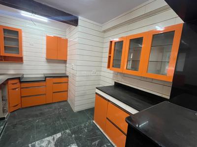 Kitchen Image of 1600 Sq.ft 3 BHK Apartment / Flat for rent in Sector 34 Noida for Rs. 48000