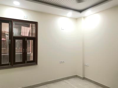 Bedroom Image of 1200 Sq.ft 3 BHK Builder Floor for sale in Pitampura New Delhi for Rs. 13000000