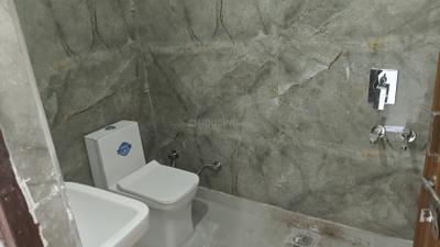 Bathroom Image of 600 Sq.ft 1 BHK Builder Floor for rent in Hari Nagar New Delhi for Rs. 16600