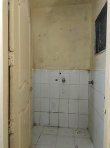 Common Bathroom One Image of 370 Sq.ft 1 BHK Apartment / Flat for sale in Saptarshi Towers, Kandivali West Mumbai for Rs. 6870000