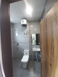 Bathroom Image of 1050 Sq.ft 2 BHK Builder Floor for rent in HUDA Plot Sector 42, Sector 42 Gurgaon for Rs. 47000