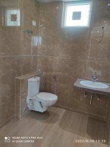 Bathroom Image of 1600 Sq.ft 3 BHK Apartment / Flat for rent in Om Shree Platinum, Tajganj Agra for Rs. 25000