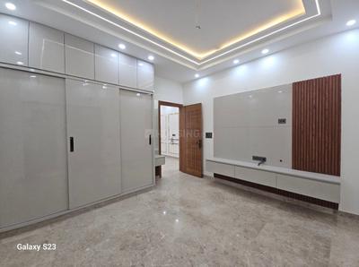 Bedroom Image of 1900 Sq.ft 3 BHK Builder Floor for sale in Mansarover Garden New Delhi for Rs. 40000000
