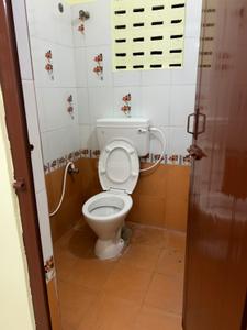 Bathroom Image of 551 Sq.ft 2 BHK Apartment / Flat for sale in Nanmangalam Chennai for Rs. 3500000