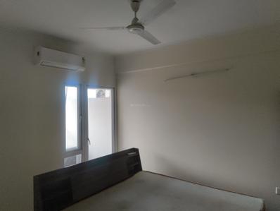 Bedroom Image of 1105 Sq.ft 2 BHK Apartment / Flat for rent in Gaur City 7th Avenue, Noida Extension Greater Noida for Rs. 28000